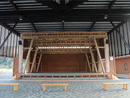 島根県大田市/道の駅ごいせ仁摩/イベントステージ